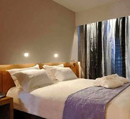 Hotel Galaxy Center 3*