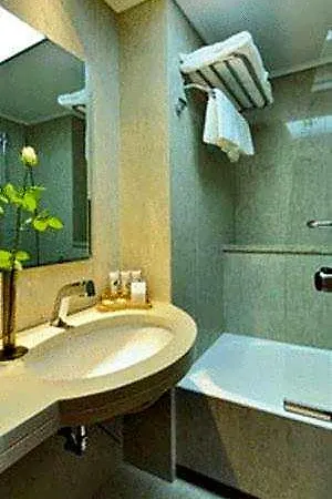 Hotel Galaxy Center 3*